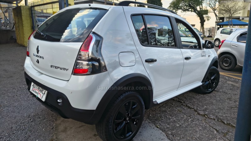 SANDERO 1.6 STEPWAY TWEED 8V FLEX 4P MANUAL - 2014 - CAXIAS DO SUL
