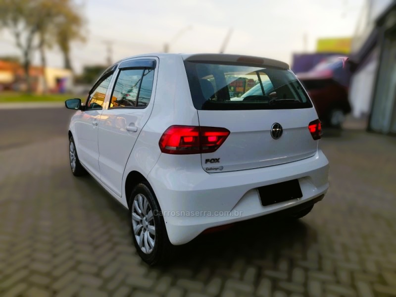 FOX 1.0 ITREND 8V FLEX 4P MANUAL - 2015 - NOVO HAMBURGO