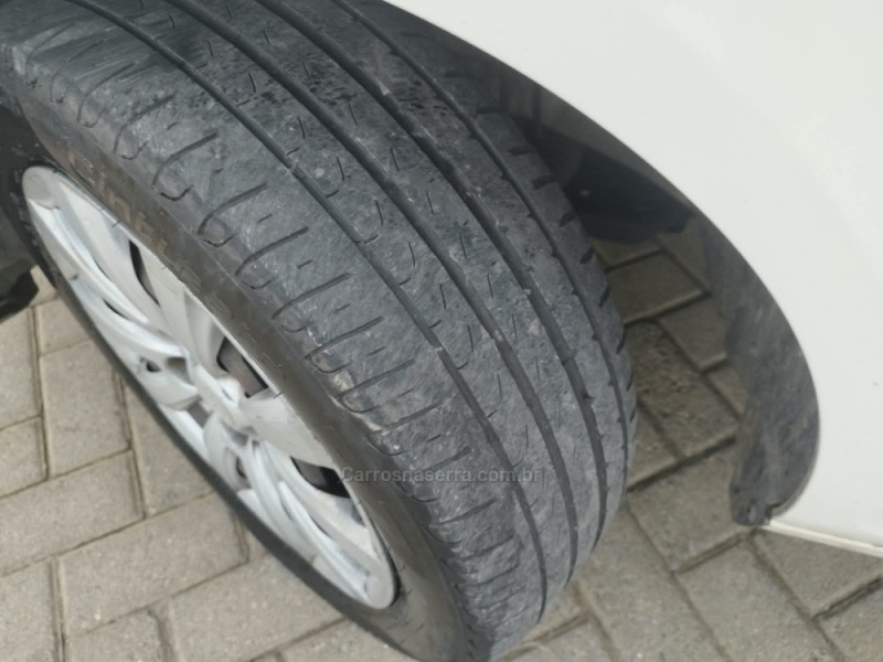 FOX 1.0 ITREND 8V FLEX 4P MANUAL - 2015 - NOVO HAMBURGO