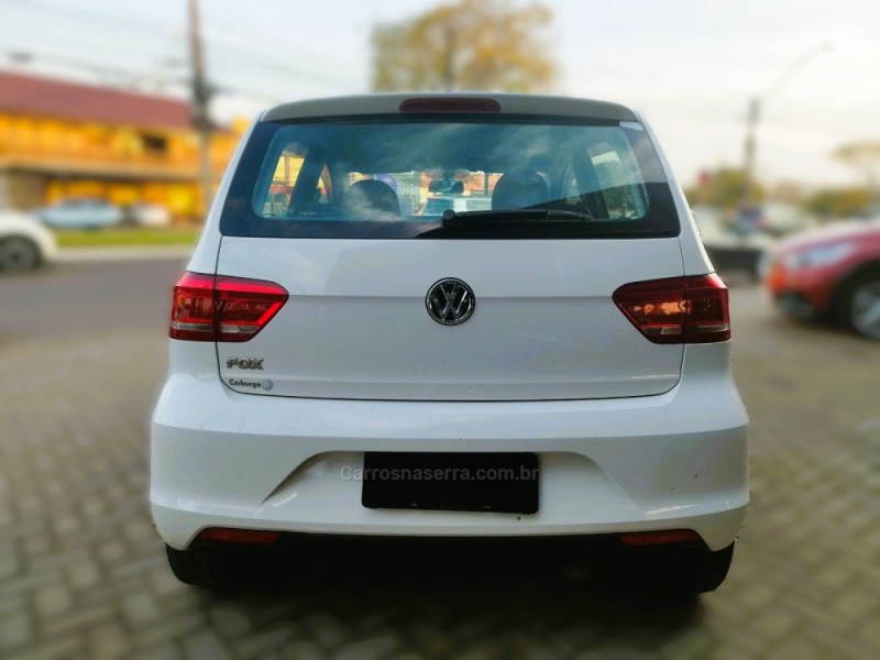 FOX 1.0 ITREND 8V FLEX 4P MANUAL - 2015 - NOVO HAMBURGO