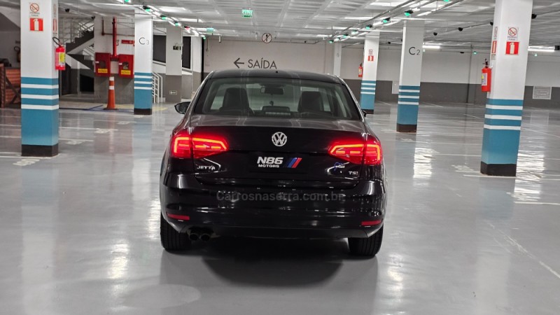 JETTA 2.0 TSI HIGHLINE 211CV GASOLINA 4P DSG - 2016 - PORTO ALEGRE