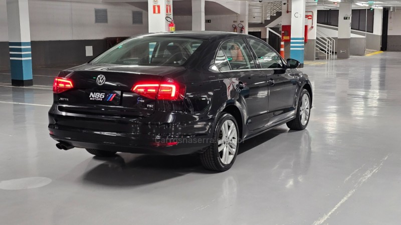 JETTA 2.0 TSI HIGHLINE 211CV GASOLINA 4P DSG - 2016 - PORTO ALEGRE