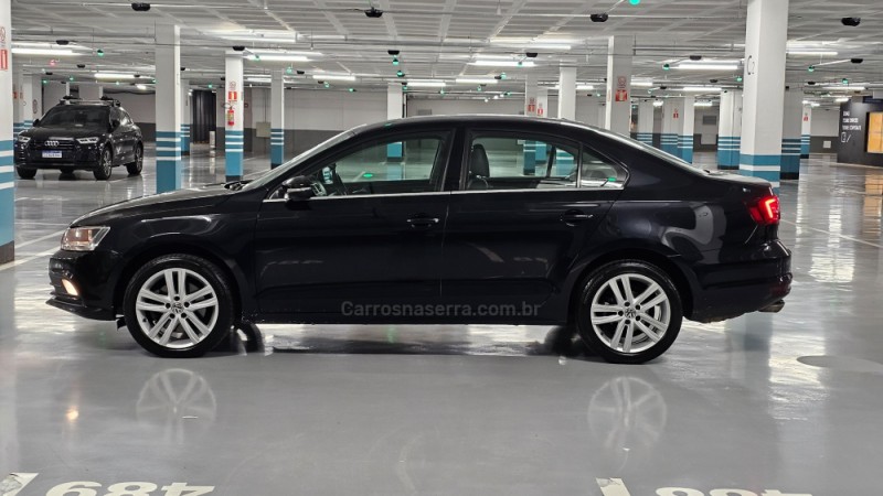 JETTA 2.0 TSI HIGHLINE 211CV GASOLINA 4P DSG - 2016 - PORTO ALEGRE