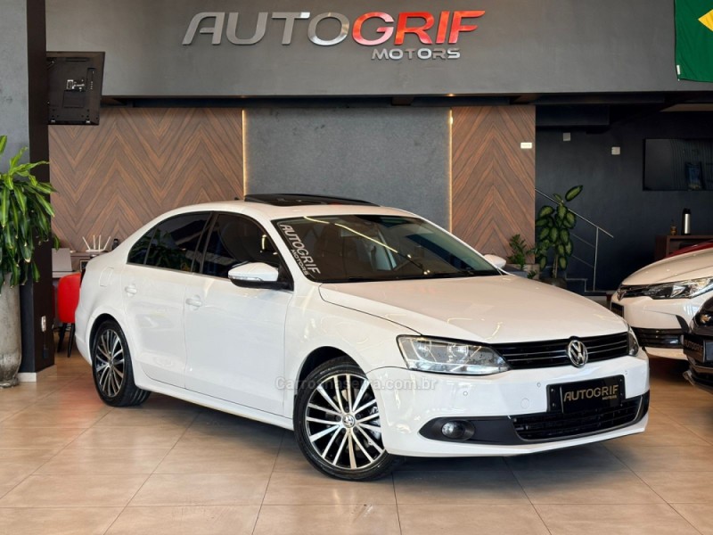 jetta 2.0 tsi highline 211cv gasolina 4p tiptronic 2014 campo bom