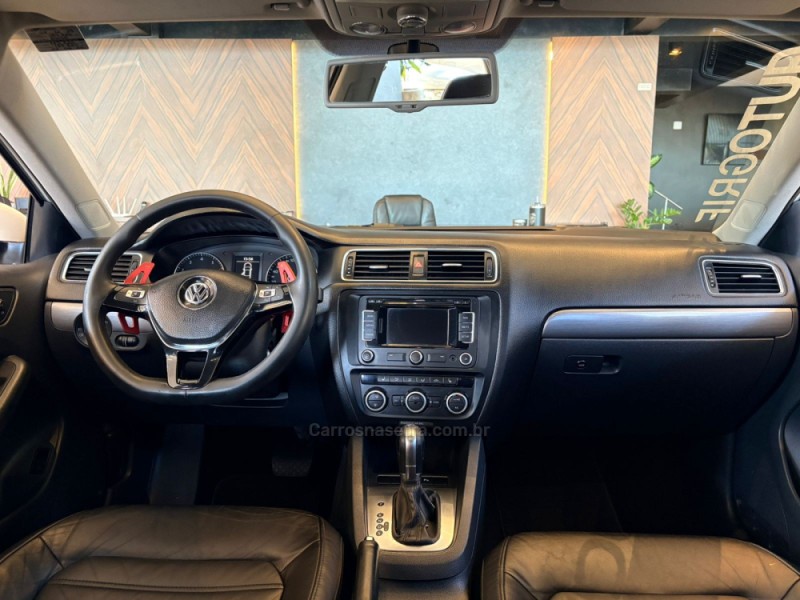 JETTA 2.0 TSI HIGHLINE 211CV GASOLINA 4P TIPTRONIC - 2014 - CAMPO BOM