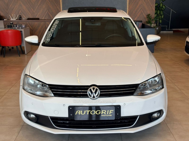 JETTA 2.0 TSI HIGHLINE 211CV GASOLINA 4P TIPTRONIC - 2014 - CAMPO BOM