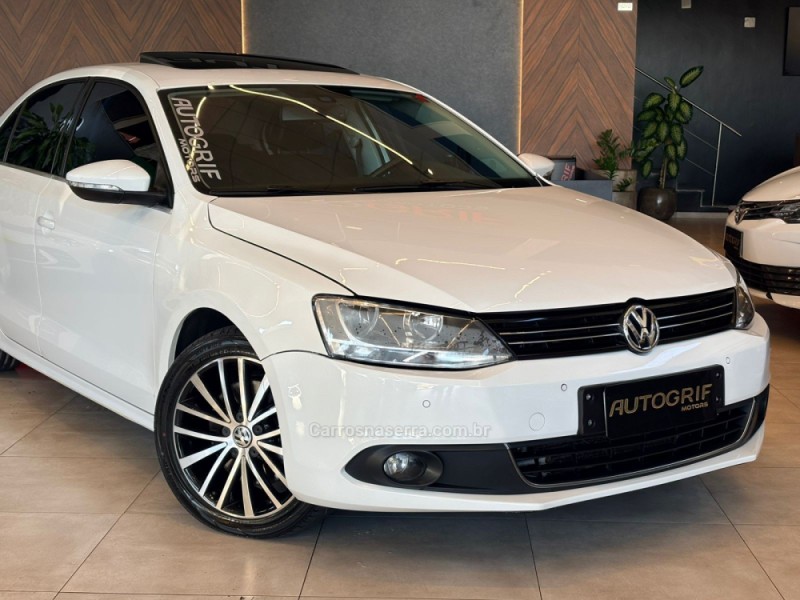 JETTA 2.0 TSI HIGHLINE 211CV GASOLINA 4P TIPTRONIC - 2014 - CAMPO BOM
