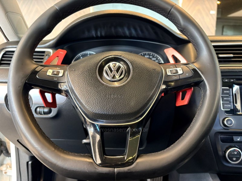 JETTA 2.0 TSI HIGHLINE 211CV GASOLINA 4P TIPTRONIC - 2014 - CAMPO BOM