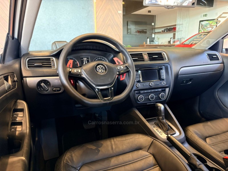 JETTA 2.0 TSI HIGHLINE 211CV GASOLINA 4P TIPTRONIC - 2014 - CAMPO BOM