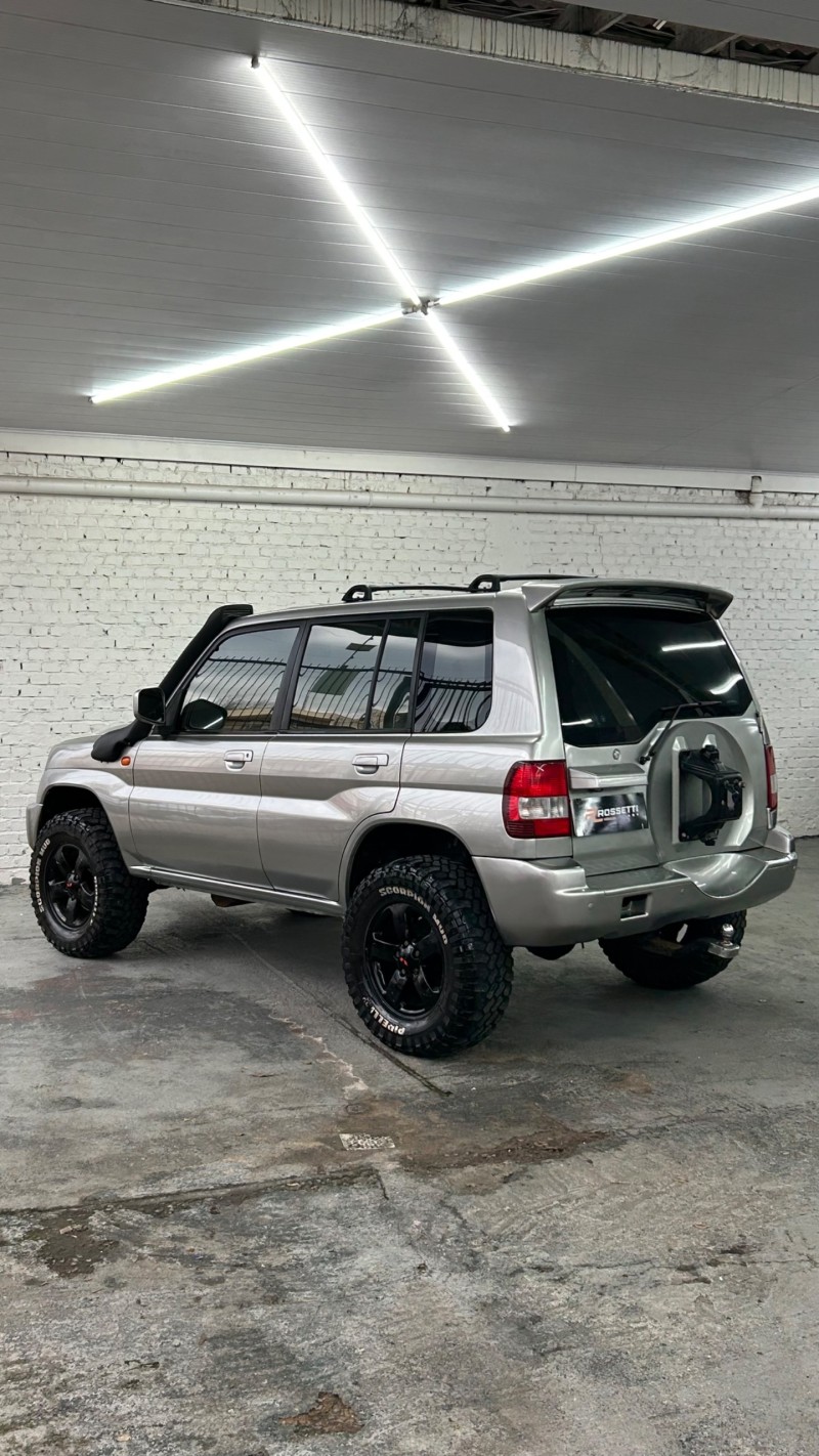 PAJERO TR4 2.0 4X4 16V 131CV GASOLINA 4P MANUAL - 2005 - CAXIAS DO SUL
