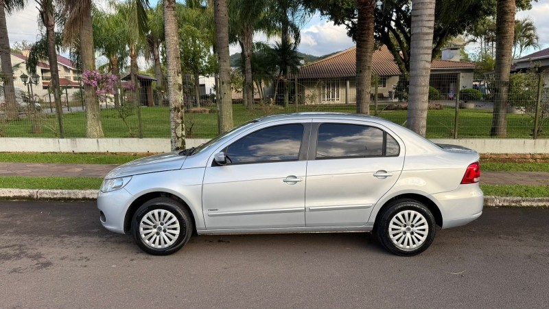 VOYAGE 1.0 MI CITY 8V FLEX 4P MANUAL - 2011 - FELIZ