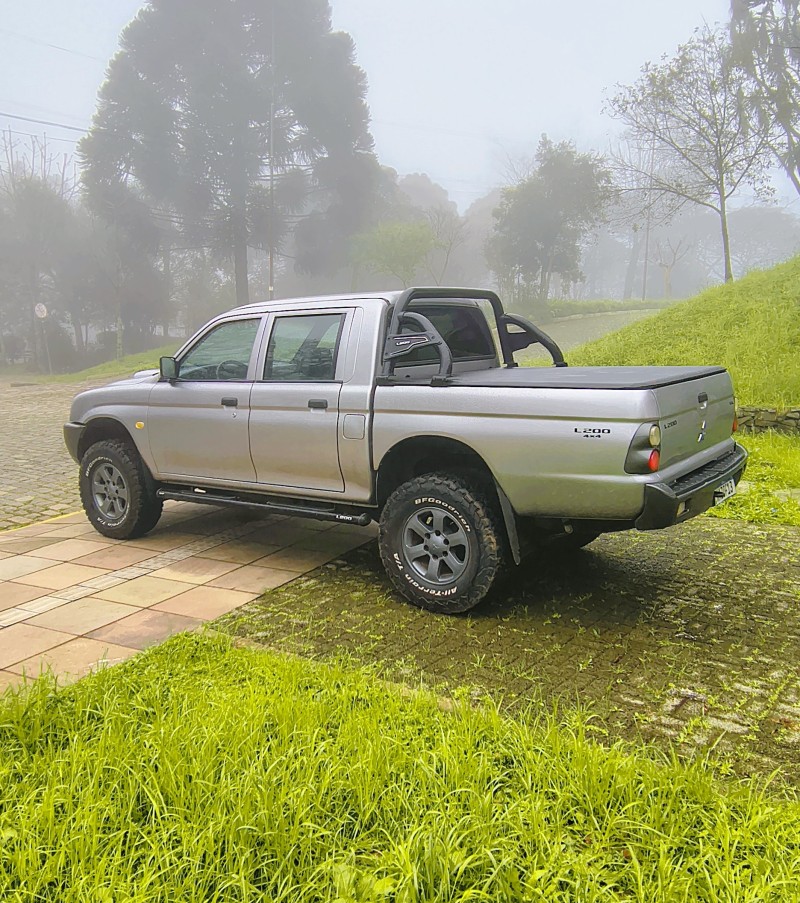 L200 2.5 GL 4X4 CD 8V TURBO DIESEL 4P MANUAL - 2008 - FARROUPILHA