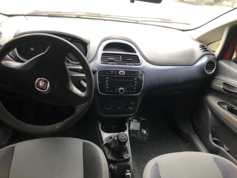 PUNTO 1.4 ATTRACTIVE 8V FLEX 4P MANUAL - 2014 - VALE REAL