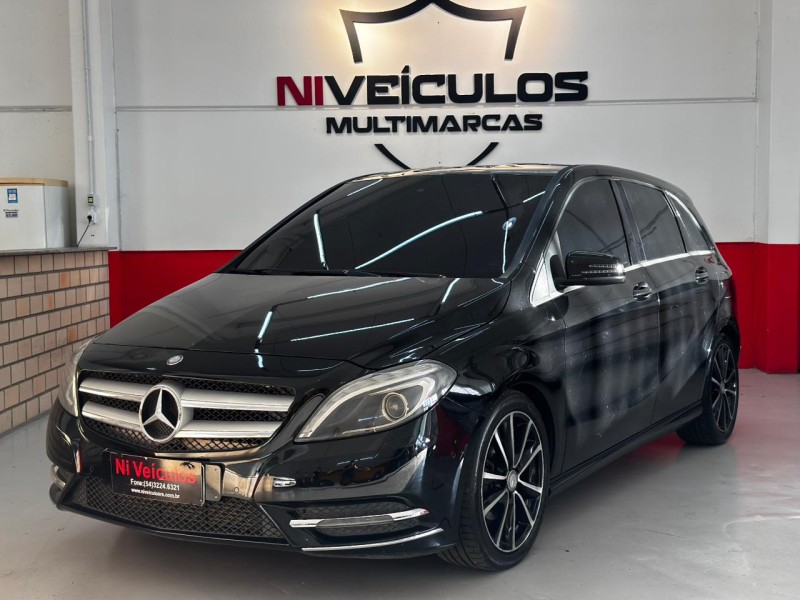 Mercedes-Benz B 200 1.6 TURBO GASOLINA 4P AUTOMÁTICO 2014