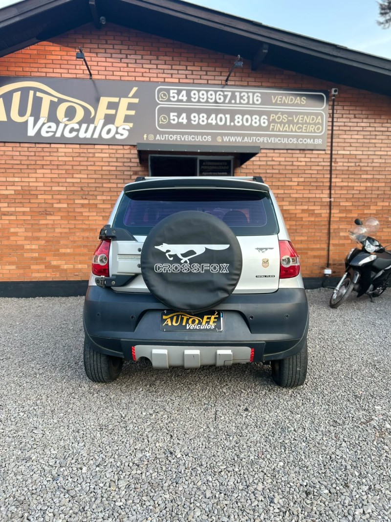 CROSSFOX 1.6 MI FLEX 8V 4P MANUAL - 2006 - CANELA