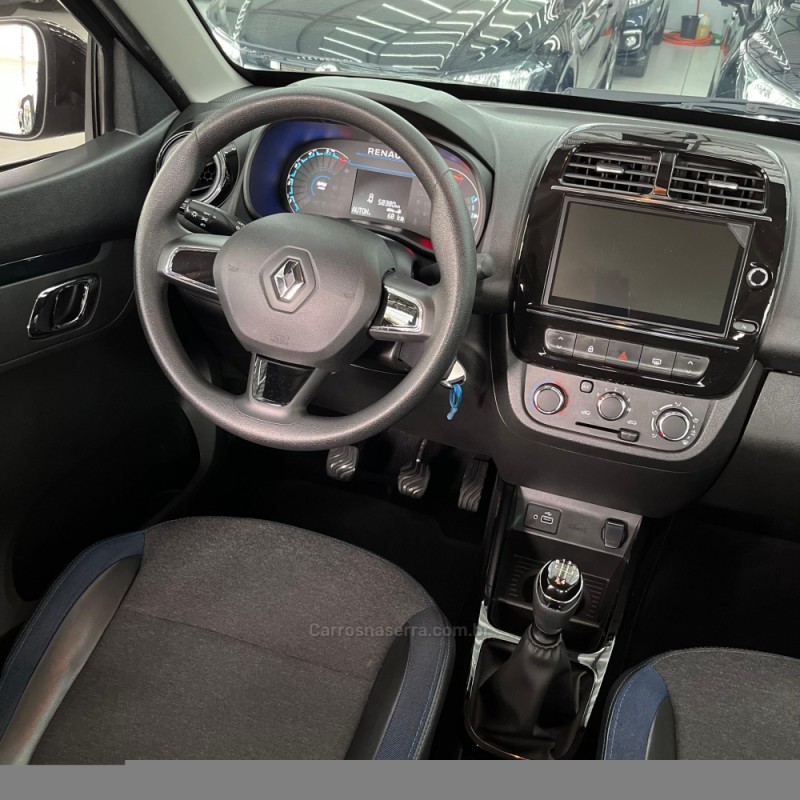 KWID 1.0 12V SCE FLEX INTENSE MANUAL - 2024 - CANOAS