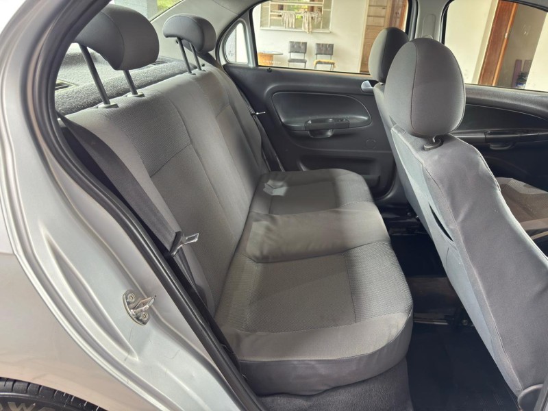 VOYAGE 1.6 MI TREND 8V FLEX 4P MANUAL - 2013 - FARROUPILHA