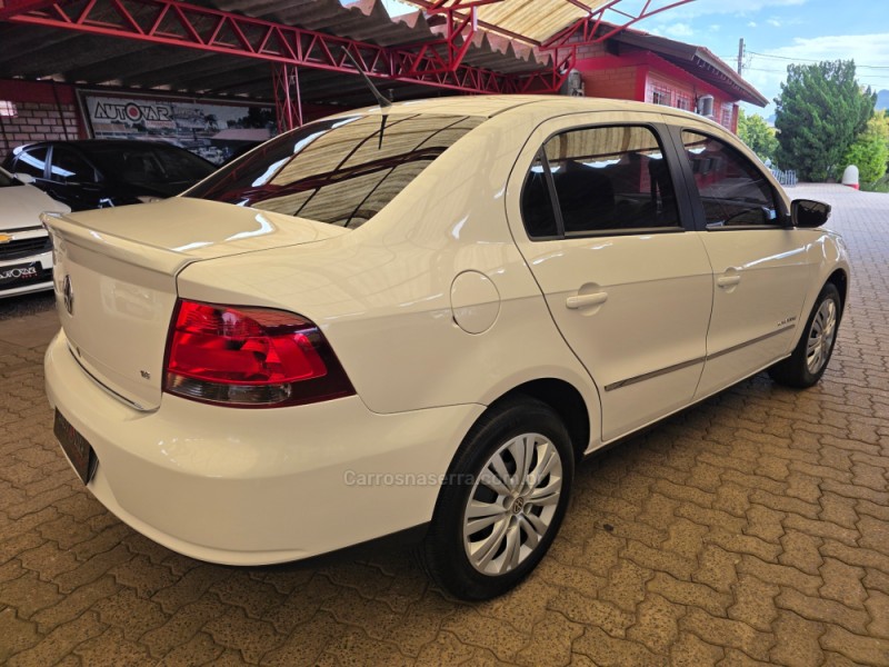 VOYAGE 1.6 MI COMFORTLINE 8V FLEX 4P MANUAL - 2011 - SAPIRANGA