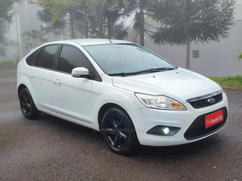 FOCUS 1.6 GLX 16V FLEX 4P MANUAL - 2012 - FARROUPILHA