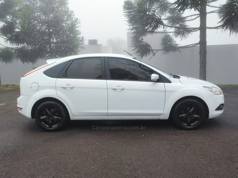 FOCUS 1.6 GLX 16V FLEX 4P MANUAL - 2012 - FARROUPILHA