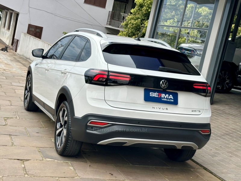 NIVUS 1.0 TSI HIGHLINE FLEX 4P AUTOMÁTICO - 2021 - GUAPORé