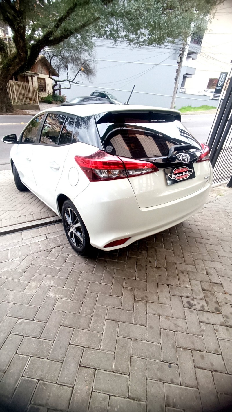 YARIS 1.5 XLS CONNECT 16V FLEX 4P AUTOMÁTICO - 2021 - CAXIAS DO SUL