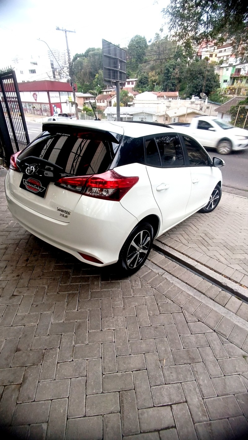 YARIS 1.5 XLS CONNECT 16V FLEX 4P AUTOMÁTICO - 2021 - CAXIAS DO SUL