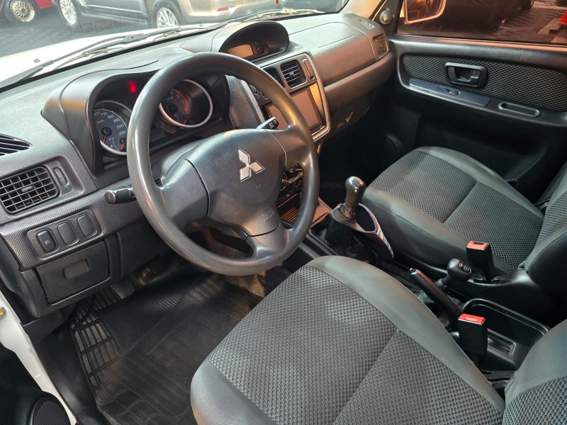 PAJERO TR4 2.0 4X4 16V 140CV FLEX 4P MANUAL - 2011 - FARROUPILHA