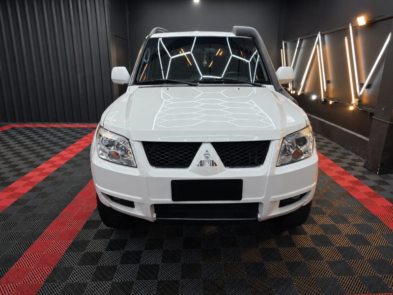 PAJERO TR4 2.0 4X4 16V 140CV FLEX 4P MANUAL - 2011 - FARROUPILHA