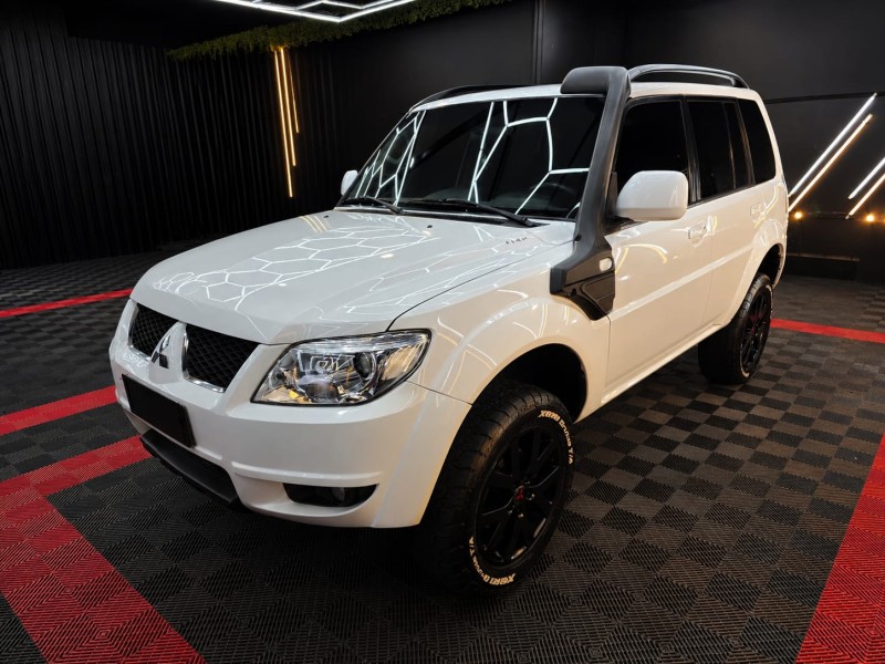 pajero tr4 2.0 4x4 16v 140cv flex 4p manual 2011 farroupilha