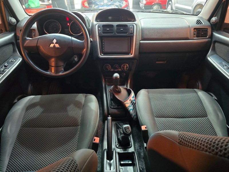 PAJERO TR4 2.0 4X4 16V 140CV FLEX 4P MANUAL - 2011 - FARROUPILHA
