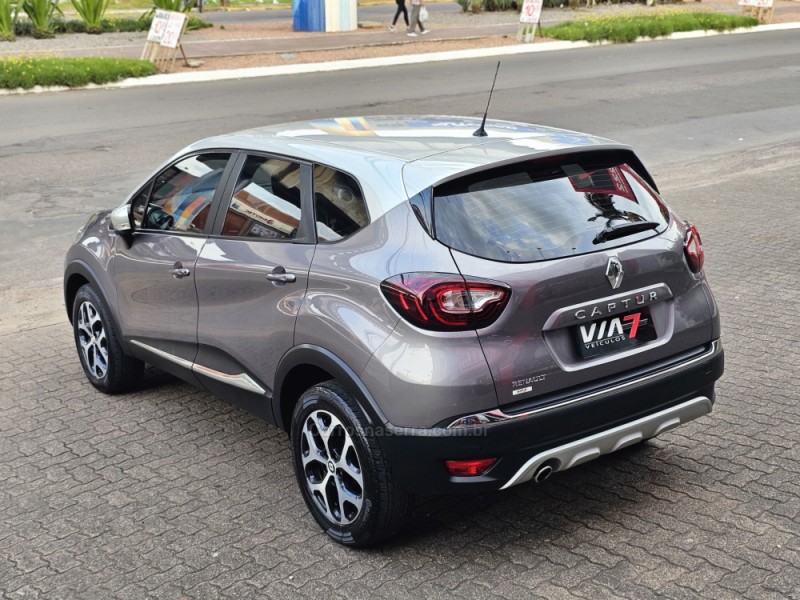 CAPTUR 1.6 16V INTENSE BOSE FLEX 4P AUTOMÁTICO - 2021 - NOVO HAMBURGO