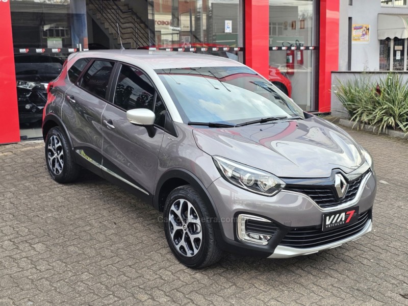 CAPTUR 1.6 16V INTENSE BOSE FLEX 4P AUTOMÁTICO - 2021 - NOVO HAMBURGO