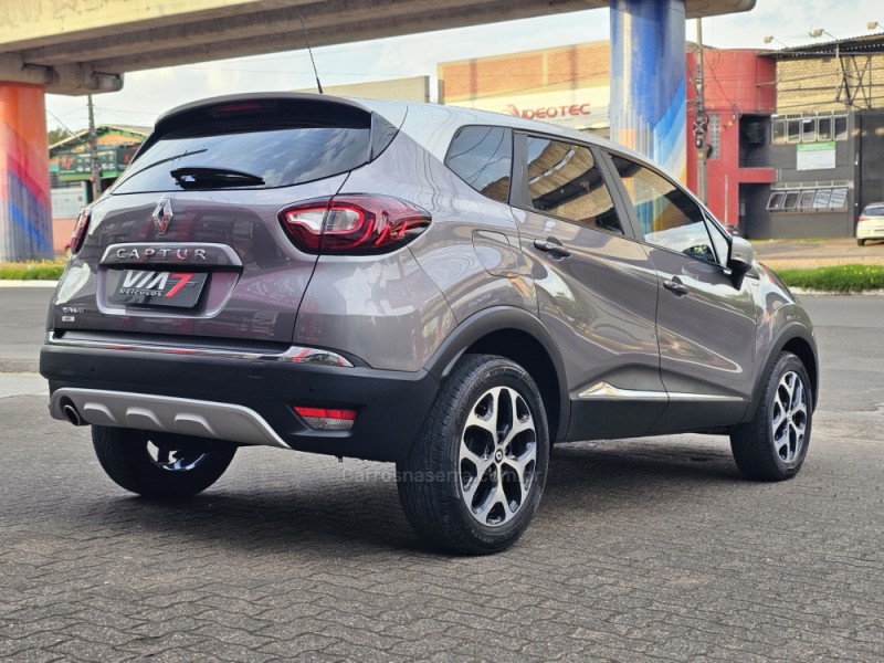 CAPTUR 1.6 16V INTENSE BOSE FLEX 4P AUTOMÁTICO - 2021 - NOVO HAMBURGO