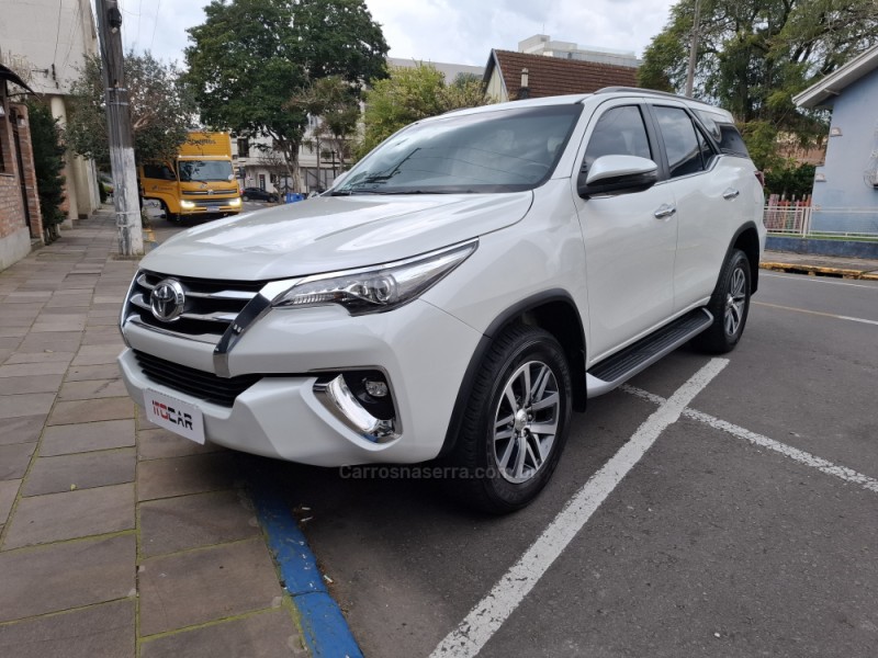 HILUX SW4 2.8 SRX 4X4 DIAMOND 16V TURBO DIESEL 4P 7 LUGARES AUTOMÁTICO - 2018 - GARIBALDI