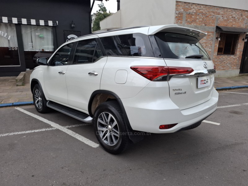 HILUX SW4 2.8 SRX 4X4 DIAMOND 16V TURBO DIESEL 4P 7 LUGARES AUTOMÁTICO - 2018 - GARIBALDI