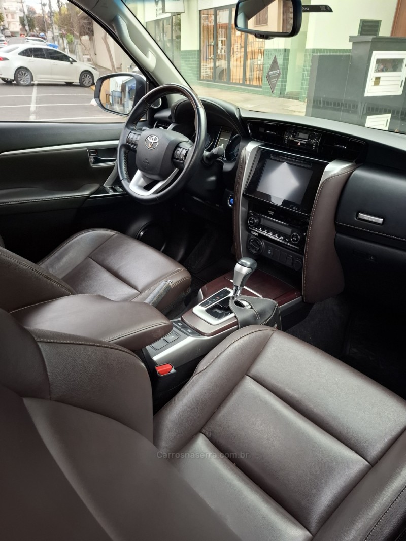 HILUX SW4 2.8 SRX 4X4 DIAMOND 16V TURBO DIESEL 4P 7 LUGARES AUTOMÁTICO - 2018 - GARIBALDI