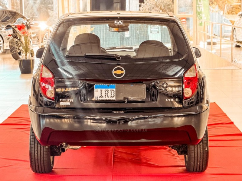 CELTA 1.0 MPFI SPIRIT 8V FLEX 2P MANUAL - 2011 - NOVA PRATA