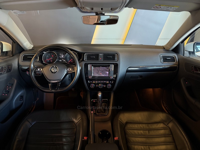JETTA 2.0 TSI HIGHLINE 211CV GASOLINA 4P TIPTRONIC - 2017 - CAXIAS DO SUL