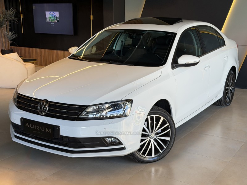 JETTA 2.0 TSI HIGHLINE 211CV GASOLINA 4P TIPTRONIC - 2017 - CAXIAS DO SUL