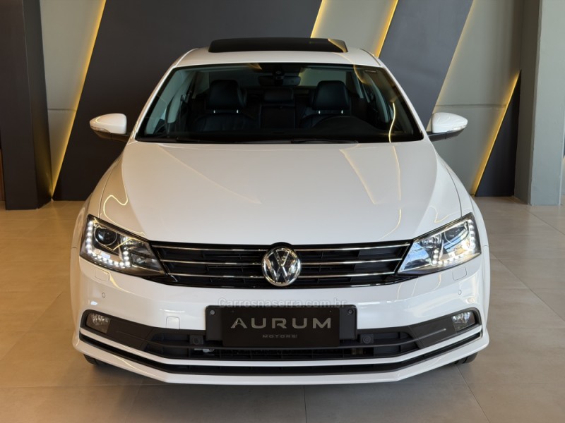 JETTA 2.0 TSI HIGHLINE 211CV GASOLINA 4P TIPTRONIC - 2017 - CAXIAS DO SUL