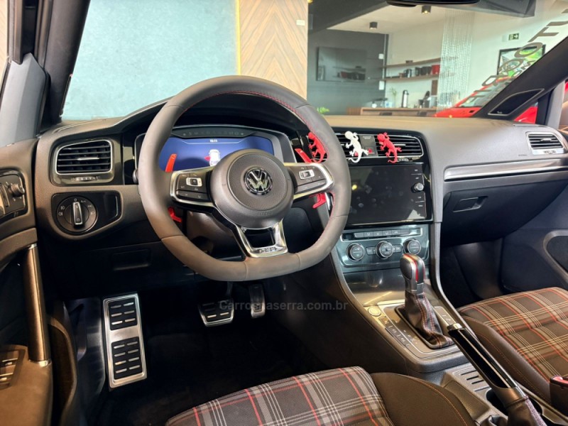 GOLF 2.0 TSI GTI 16V TURBO GASOLINA 4P AUTOMÁTICO - 2017 - CAMPO BOM