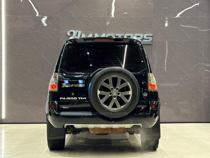 PAJERO TR4 2.0 4X4 16V 133CV FLEX 4P AUTOMÁTICO - 2011 - CAXIAS DO SUL