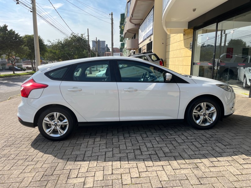 FOCUS 1.6 SE HATCH 16V FLEX 4P AUTOMÁTICO - 2015 - CAXIAS DO SUL