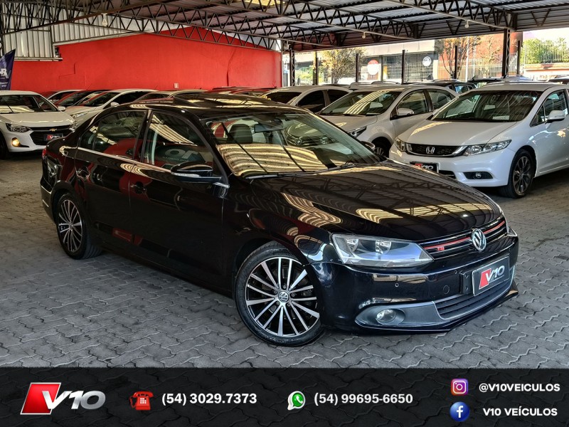 JETTA 2.0 TSI HIGHLINE 211CV GASOLINA 4P DSG - 2013 - CAXIAS DO SUL