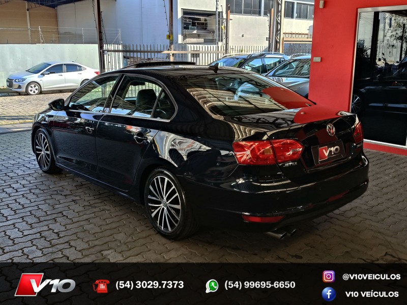 JETTA 2.0 TSI HIGHLINE 211CV GASOLINA 4P DSG - 2013 - CAXIAS DO SUL