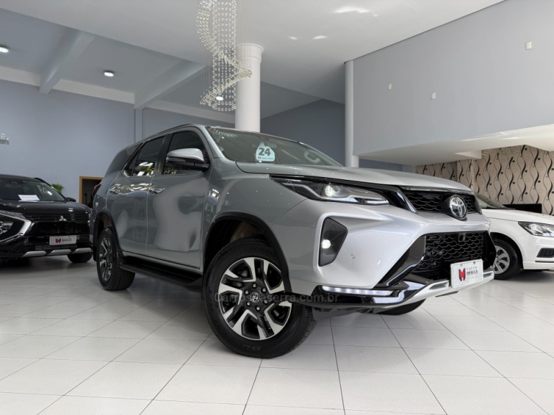 HILUX SW4 2.8 4X4 SRX PLATINUM TURBO DIESEL 4P AUTOMÁTICO - 2024 - ERECHIM