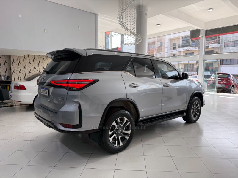 HILUX SW4 2.8 4X4 SRX PLATINUM TURBO DIESEL 4P AUTOMÁTICO - 2024 - ERECHIM