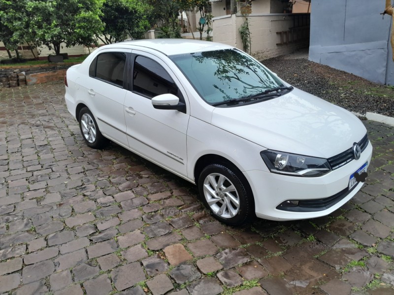 VOYAGE 1.6 MI COMFORTLINE 8V FLEX 4P MANUAL - 2016 - NOVA PRATA
