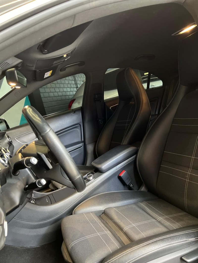 CLA 200 1.6 URBAN 16V GASOLINA 4P AUTOMÁTICO - 2016 - NOVO HAMBURGO